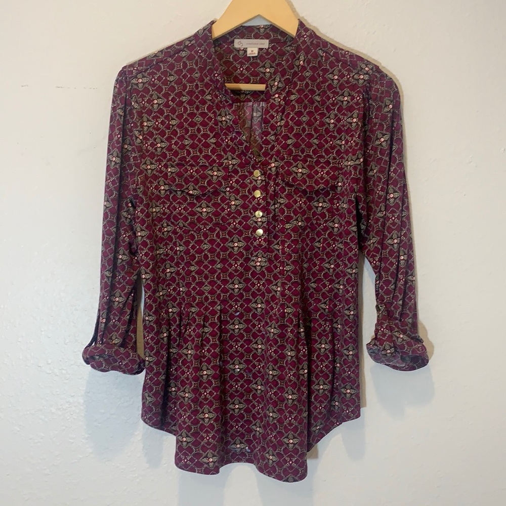 Gorgeous Dress Barn Top! Stretchy and Detailed